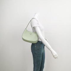 Prada Cleo Grüne glatte Leder-Umhängetasche