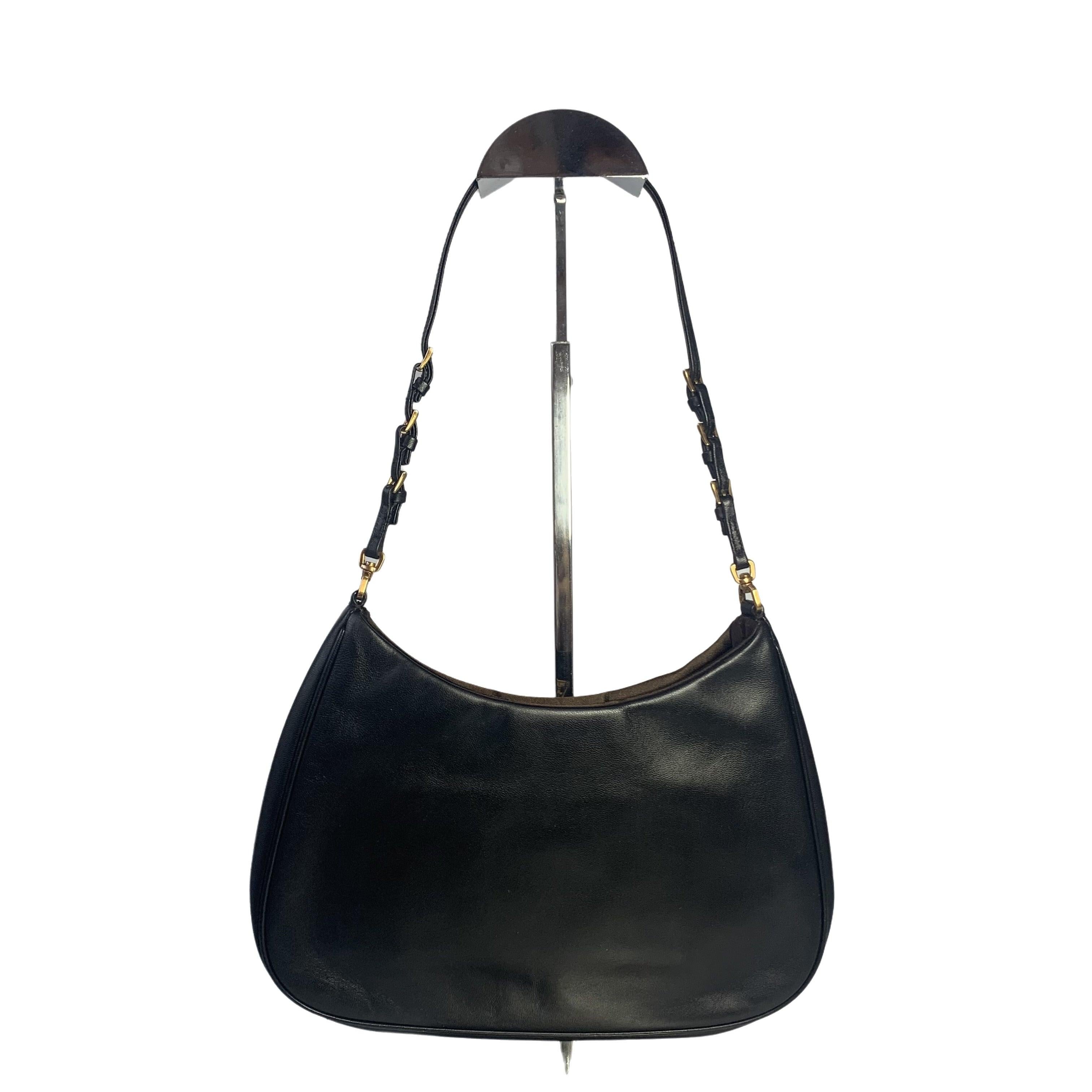 Prada Cleo Vintage Black Leather Gold Hardware In Good Condition In AUBERVILLIERS, FR