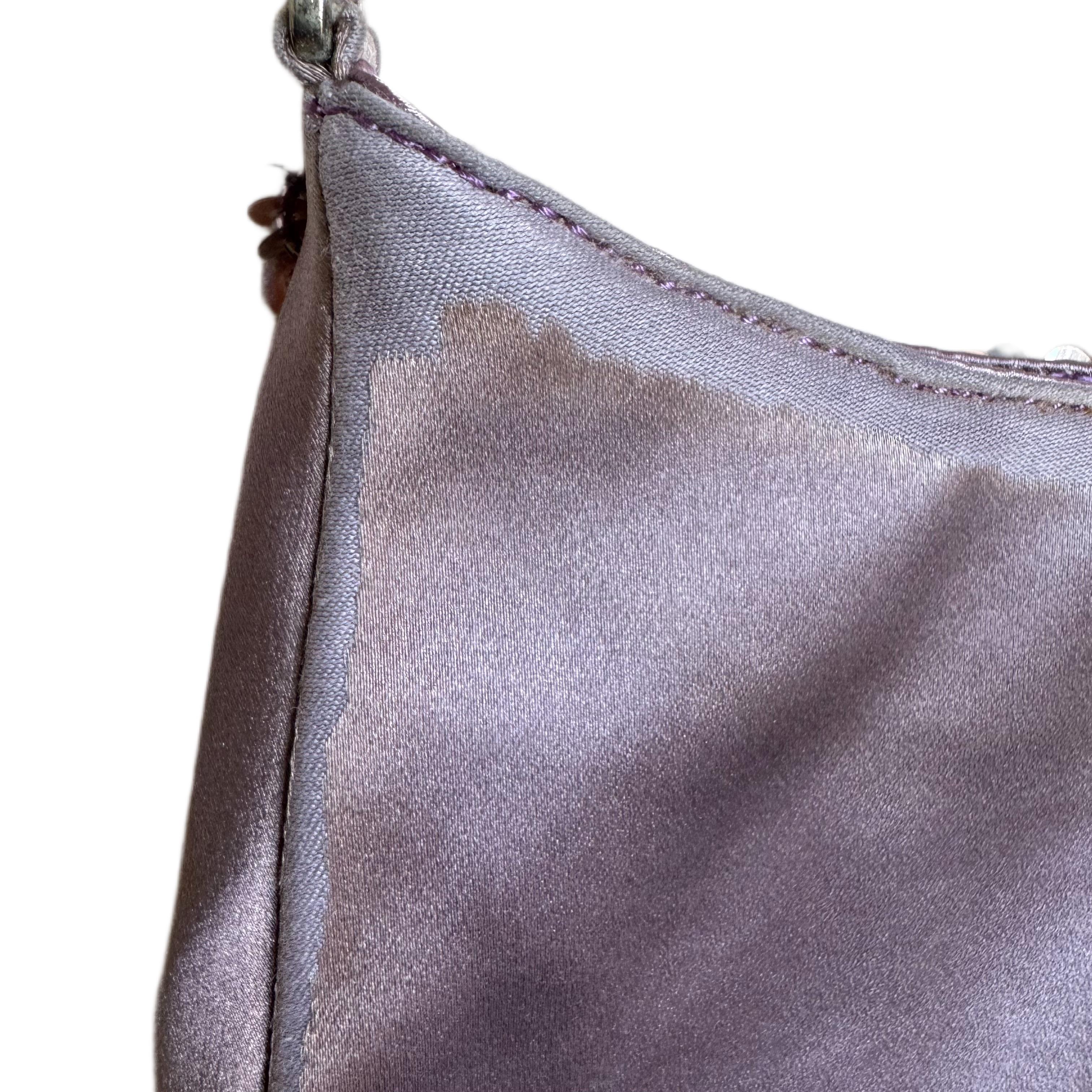 Prada Cleo Vintage Lila Seide und Pailletten Abend Handtasche im Zustand „Relativ gut“ im Angebot in AUBERVILLIERS, FR