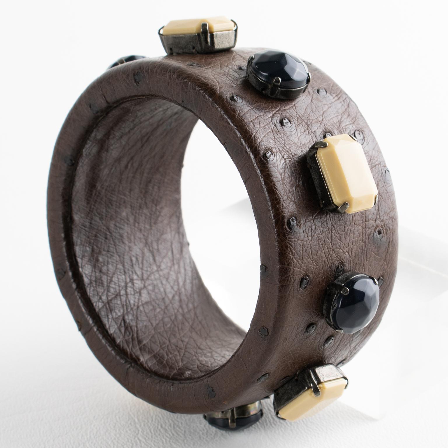 Bracciale Jewell in pelle di struzzo marrone cacao di Prada in vendita 1