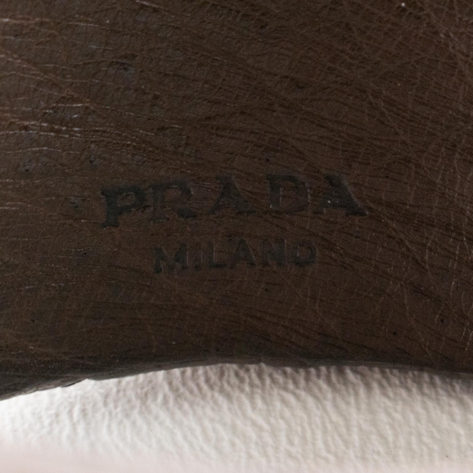 Bracciale Jewell in pelle di struzzo marrone cacao di Prada in vendita 2