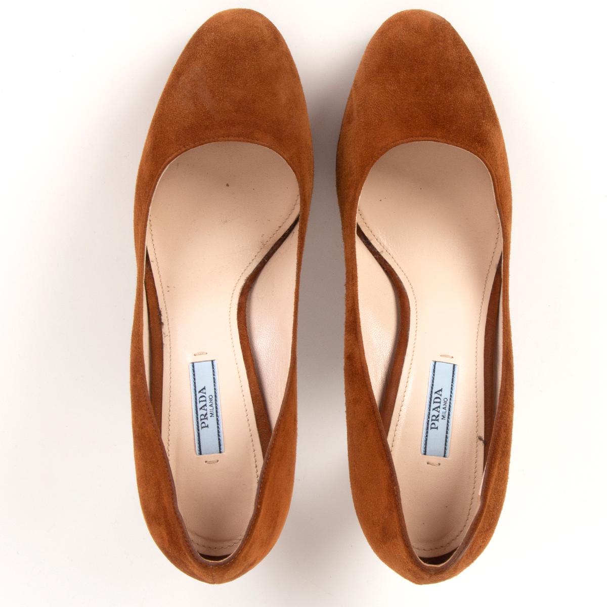 Women's PRADA cognac brown suede CLASSIC PLATFORM Pumps Shoes 40.5 For Sale