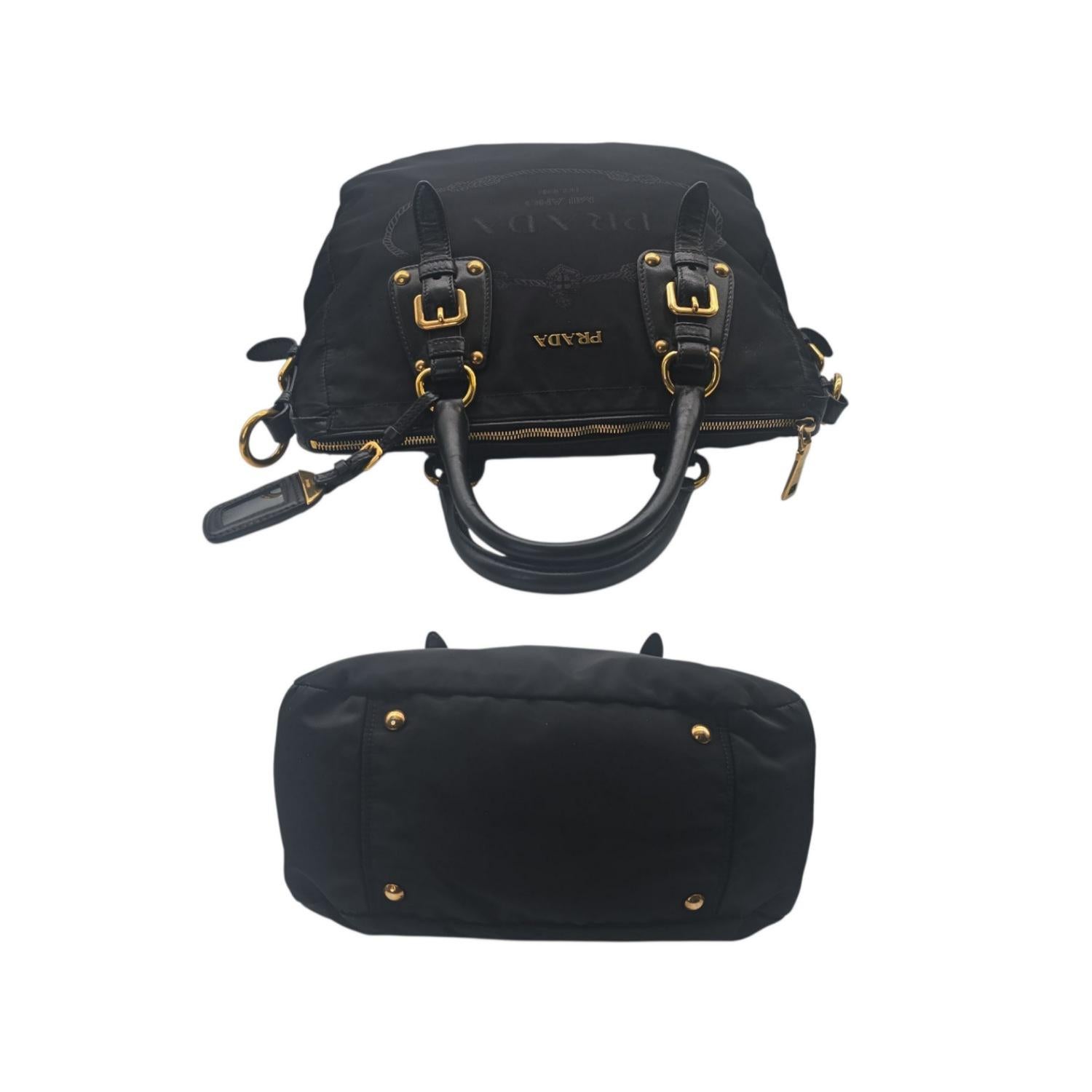 da uomo o donna Prada Convertible Belted Logo Tote Tessuto Medium in vendita