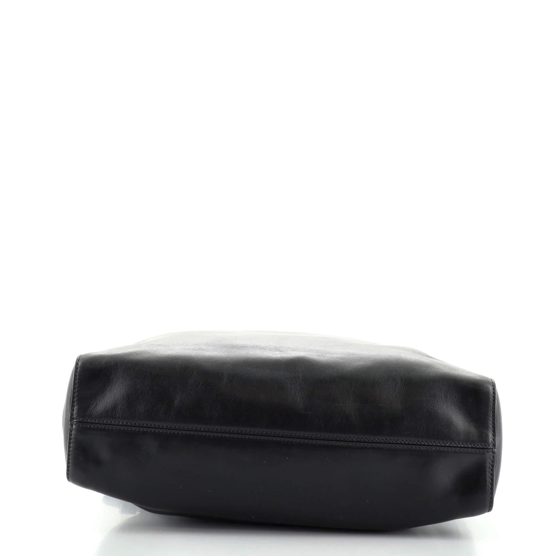 Prada Convertible Tote mit Schnalle Soft Calf Large für Damen oder Herren