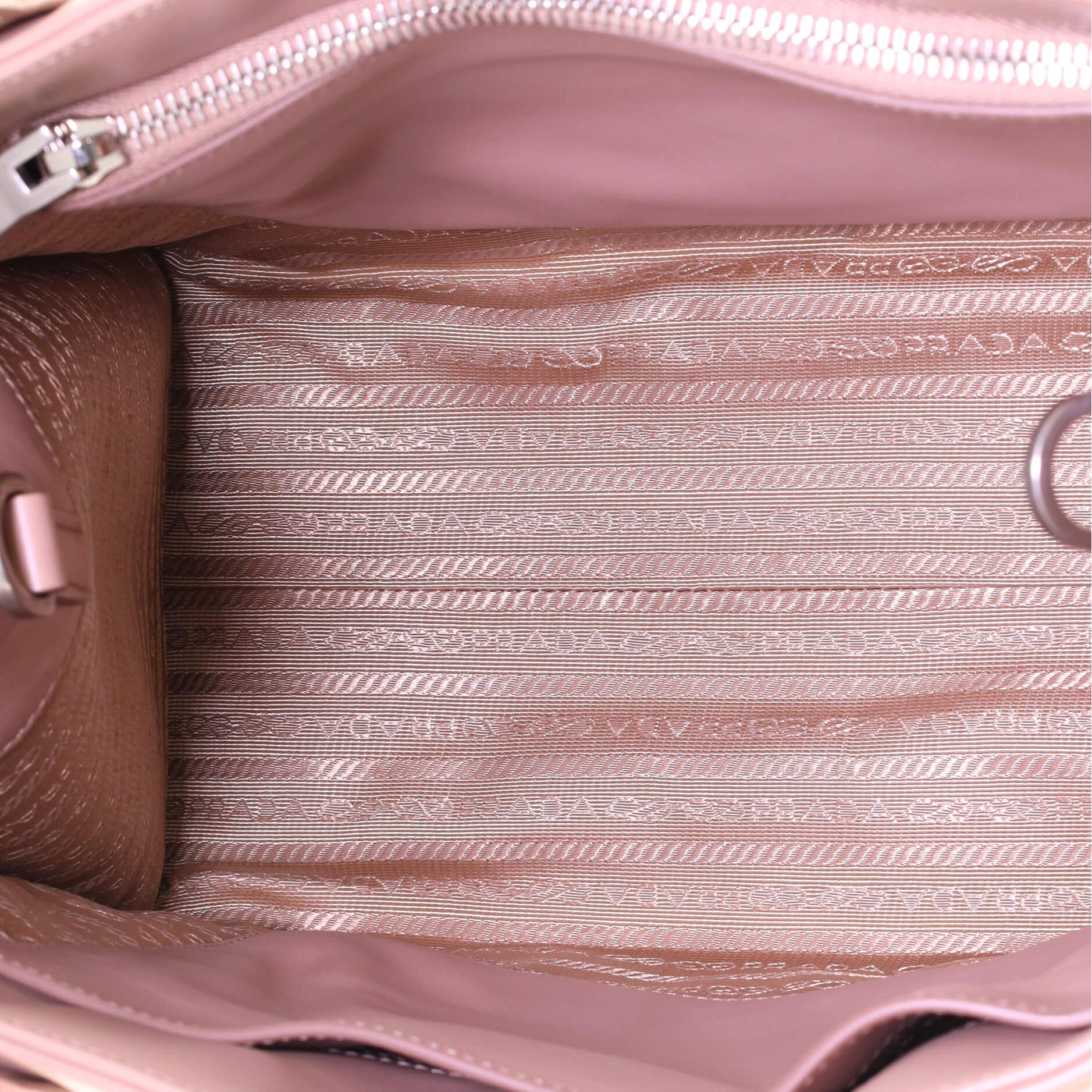 Tote aperta convertibile Prada Diagramme in pelle trapuntata Medium 1