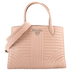 Tote aperta convertibile Prada Diagramme in pelle trapuntata Medium