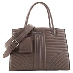 Prada Convertible Open Tote Diagramme Gestepptes Leder Medium