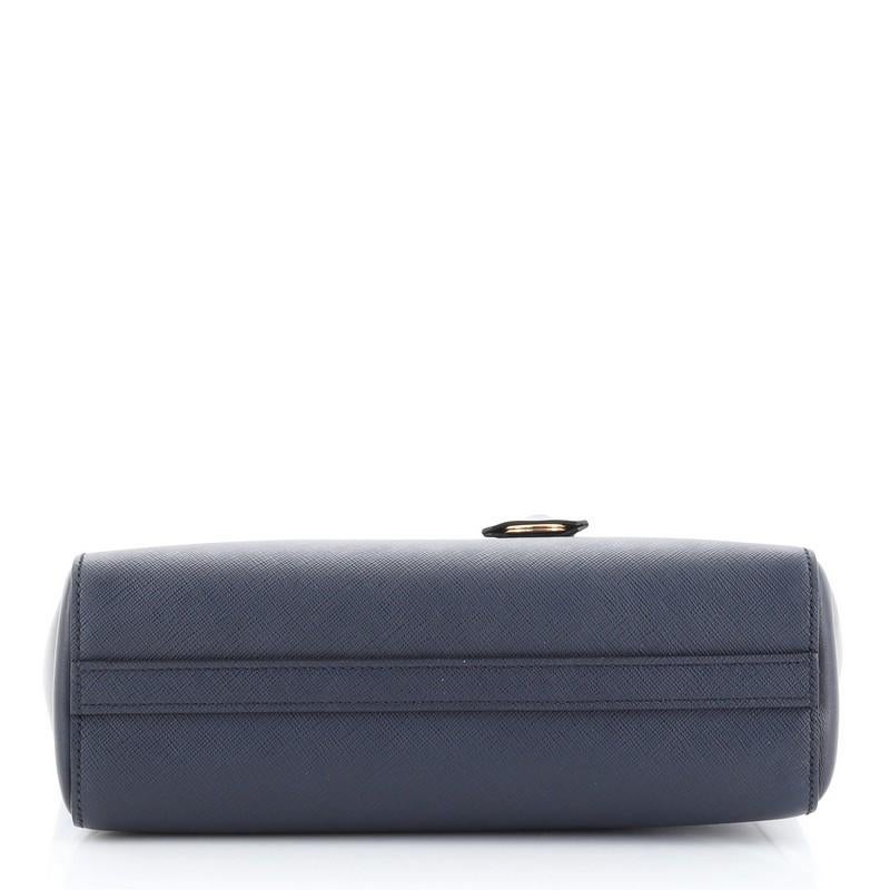 Prada Convertible Offene Tragetasche Saffiano mit weichem Kalbsleder im Zustand „Gut“ in NY, NY