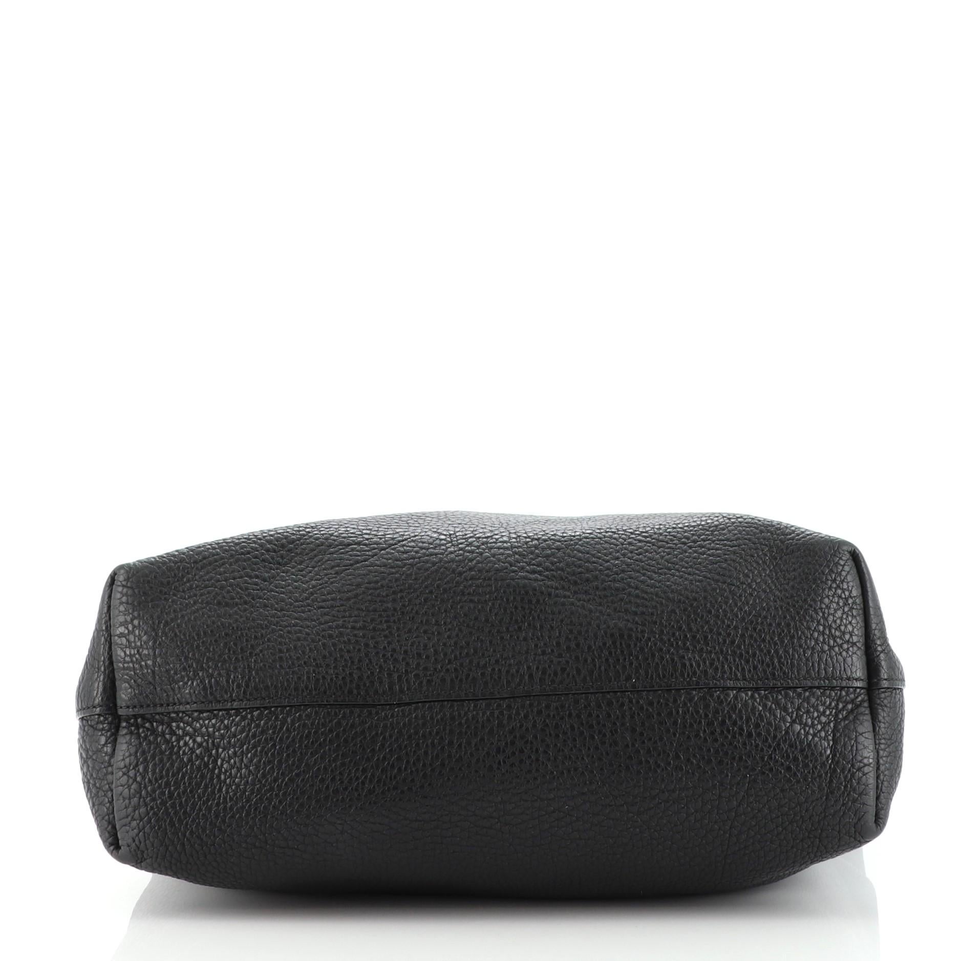 Prada Wandelbare Shopper Tote Vitello Daino Groß im Zustand „Relativ gut“ in NY, NY