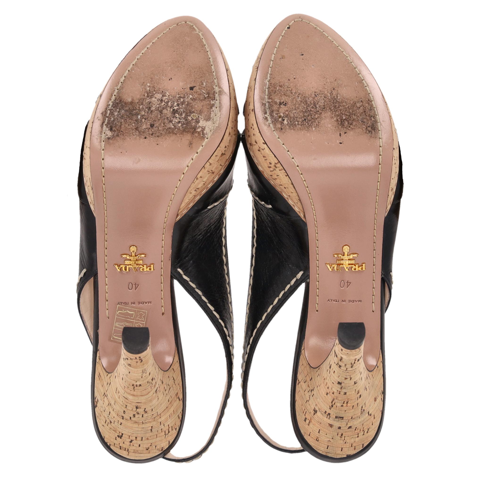 Donna Prada Pumps in pelle con zeppa in sughero in vendita