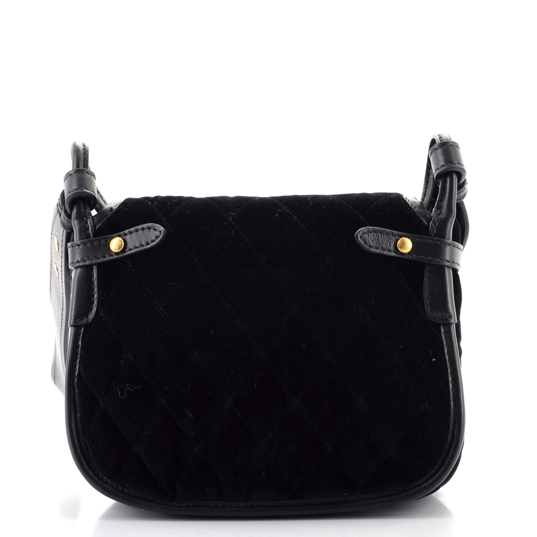 Sac à bandoulière Prada Corsaire en velours matelassé avec cuir de veau petit modèle Bon état à NY, NY
