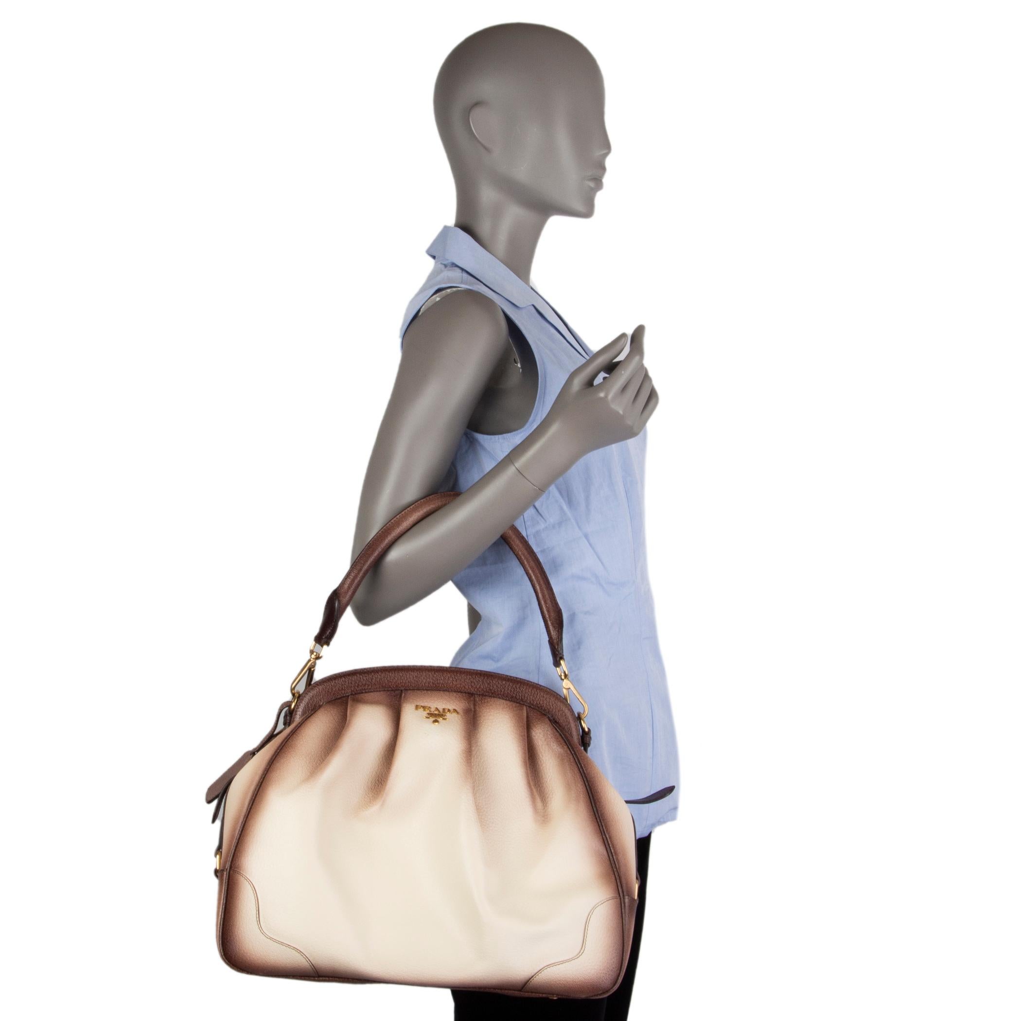 PRADA cream & burnished brown Cinghiale leather Docotors Shoulder Bag In Excellent Condition In Zürich, CH