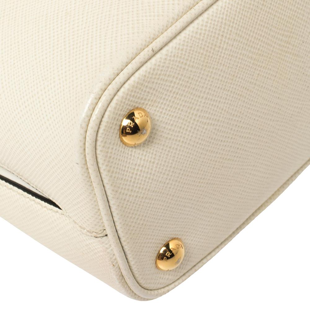 Prada Cream Saffiano Leather Small Panier Bag In Good Condition In Dubai, Al Qouz 2