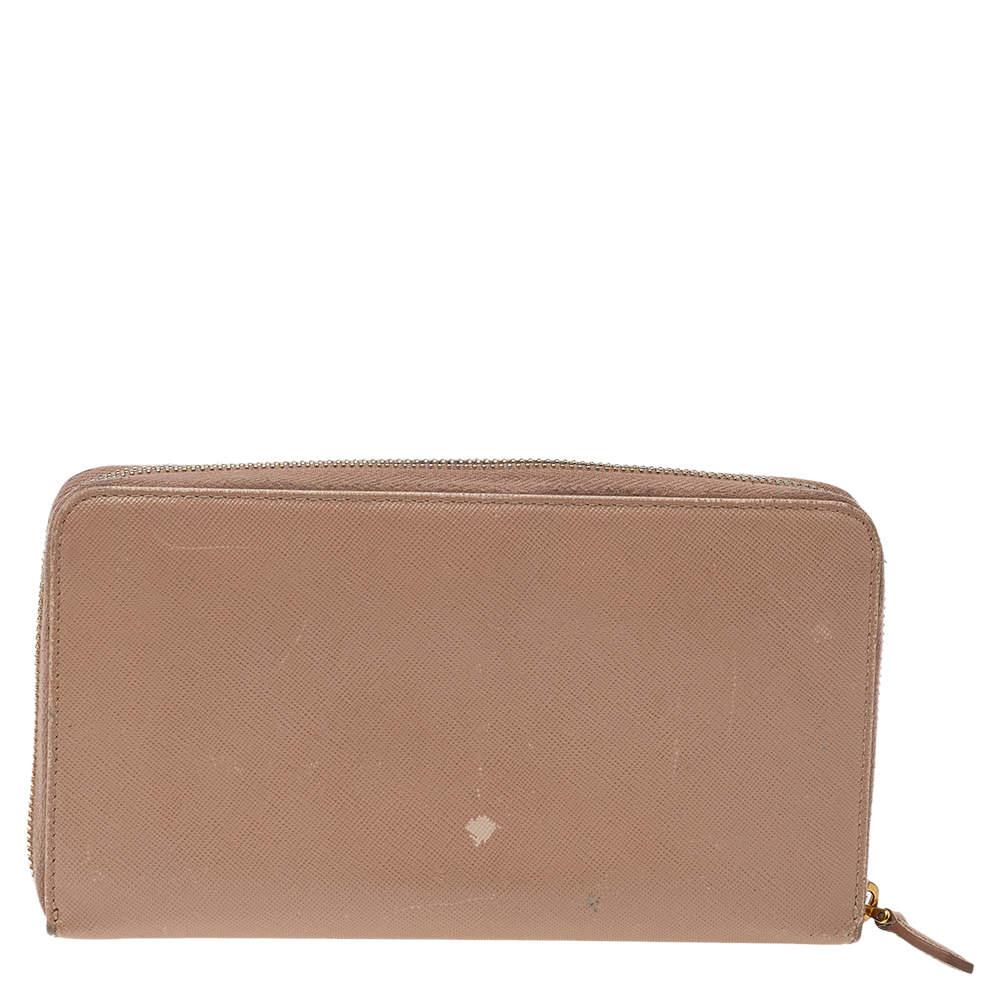 Prada Cream Saffiano Leather Zip Around Wallet In Good Condition In Dubai, Al Qouz 2