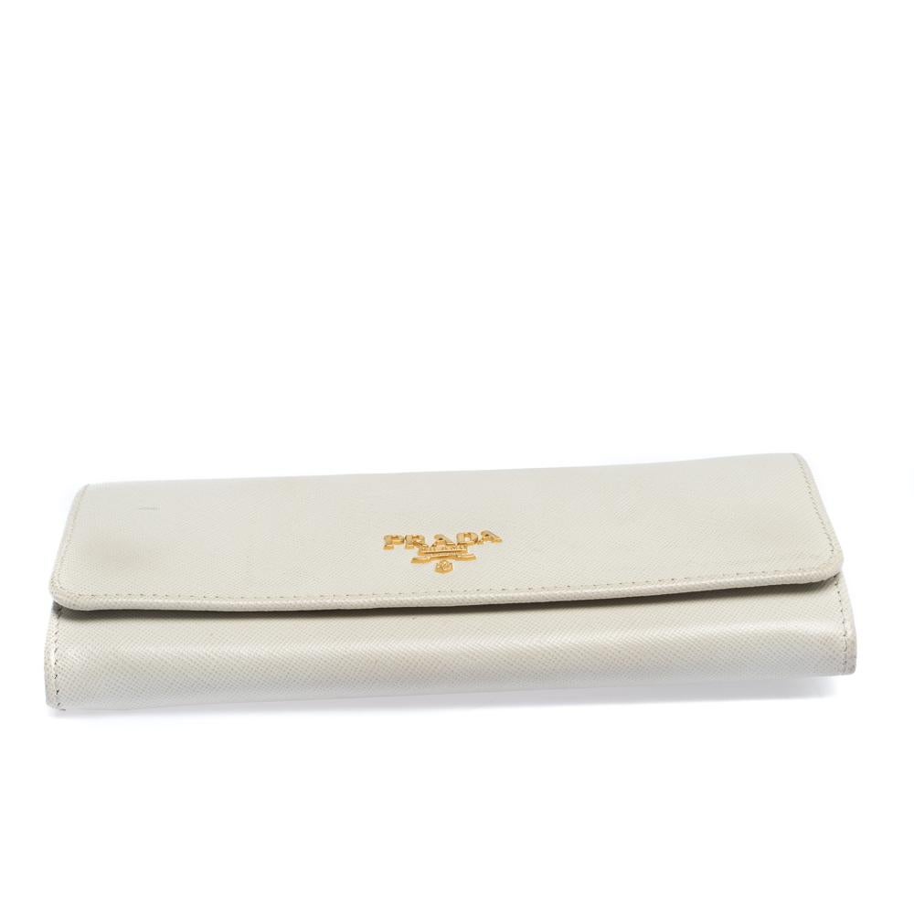 Prada Cream Saffiano Lux Leather Continental Flap Wallet In Good Condition In Dubai, Al Qouz 2