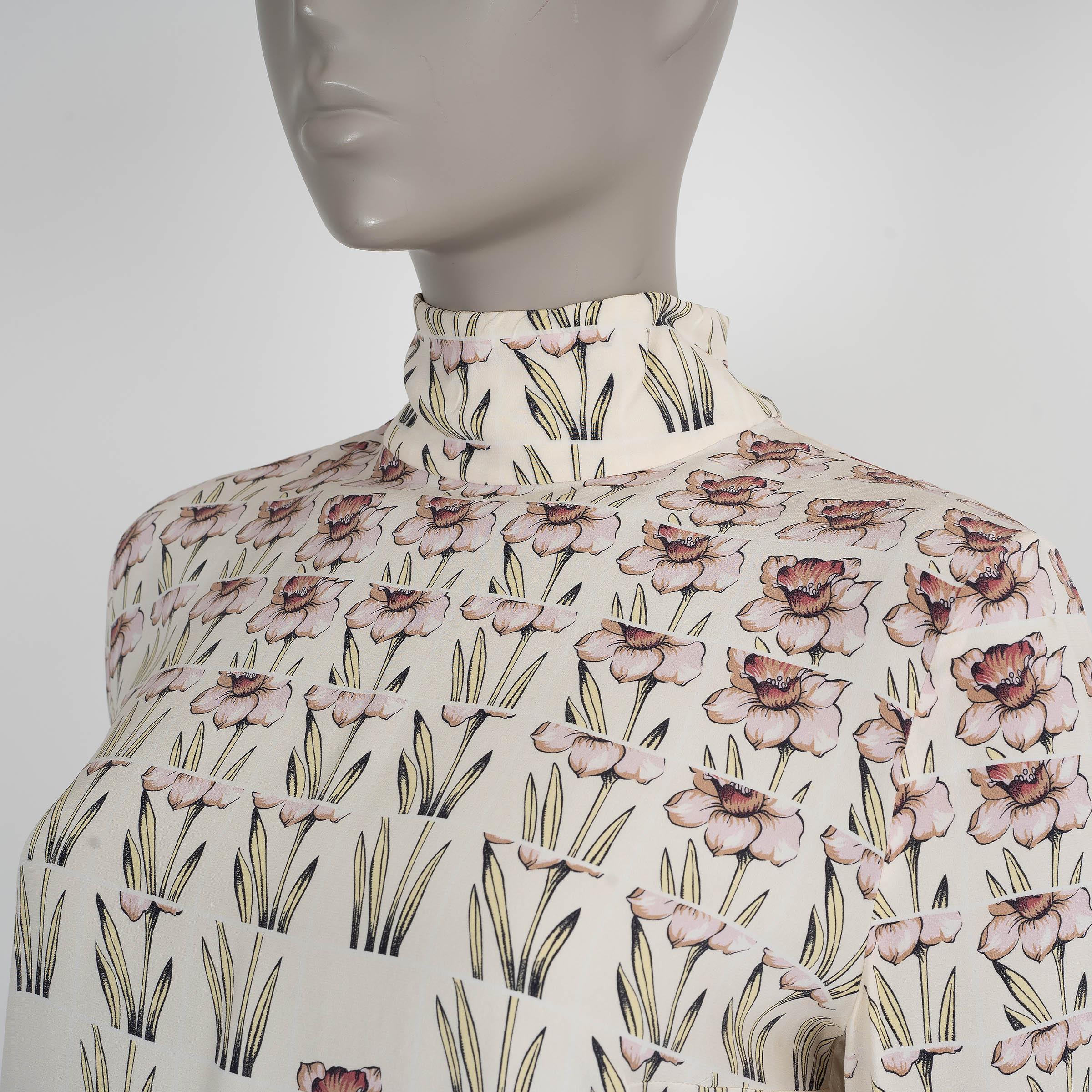 PRADA Creme Seide 2019 DAFFODILS MOCK NECK CREPE TOP Hemd 42 M Damen im Angebot