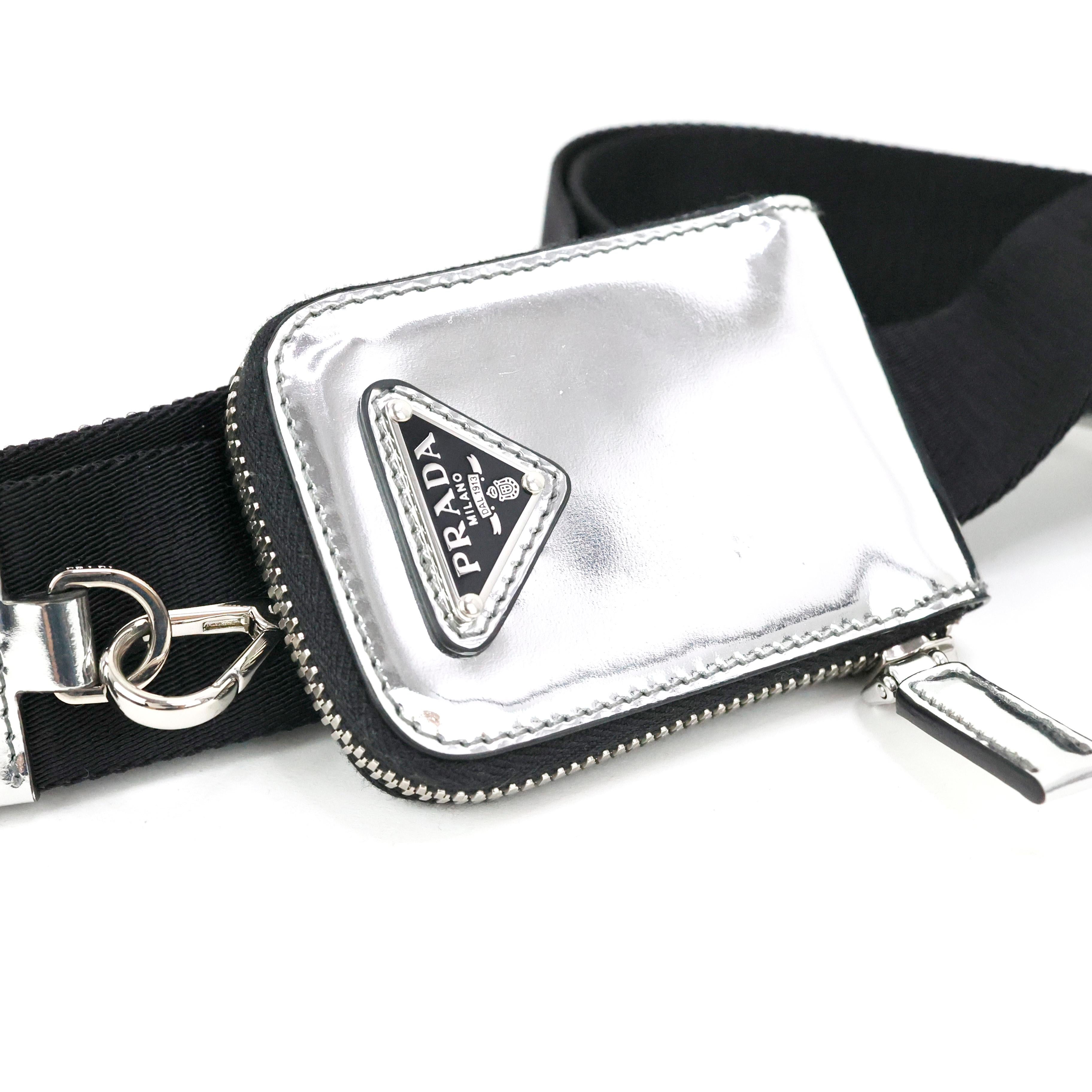 Prada Crossbody Bag In Silver Spazzolato Leather In Good Condition For Sale In Bressanone, IT
