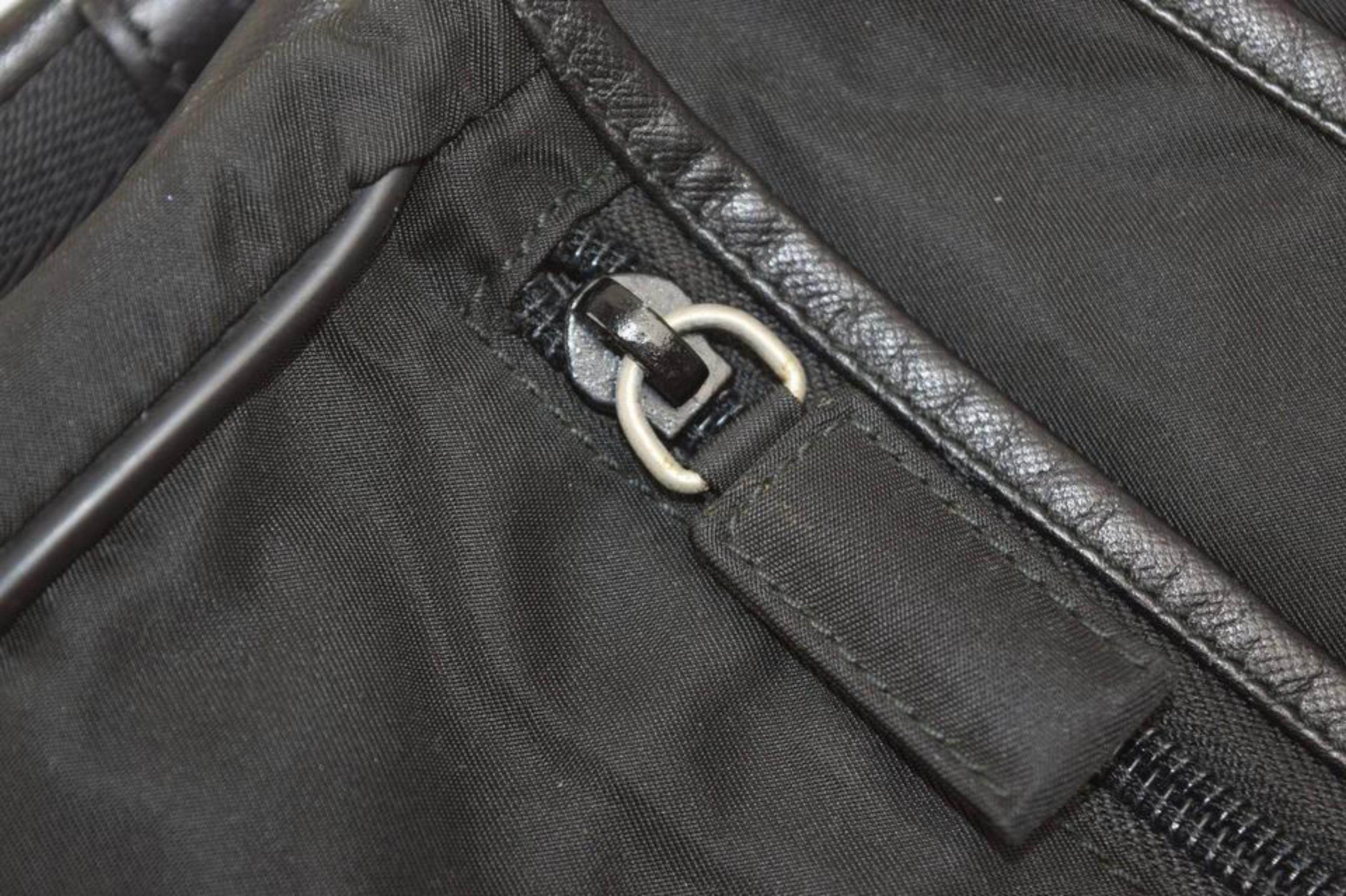 Prada Crossbody Messenger 867319 Black Nylon Laptop Bag In Good Condition For Sale In Forest Hills, NY