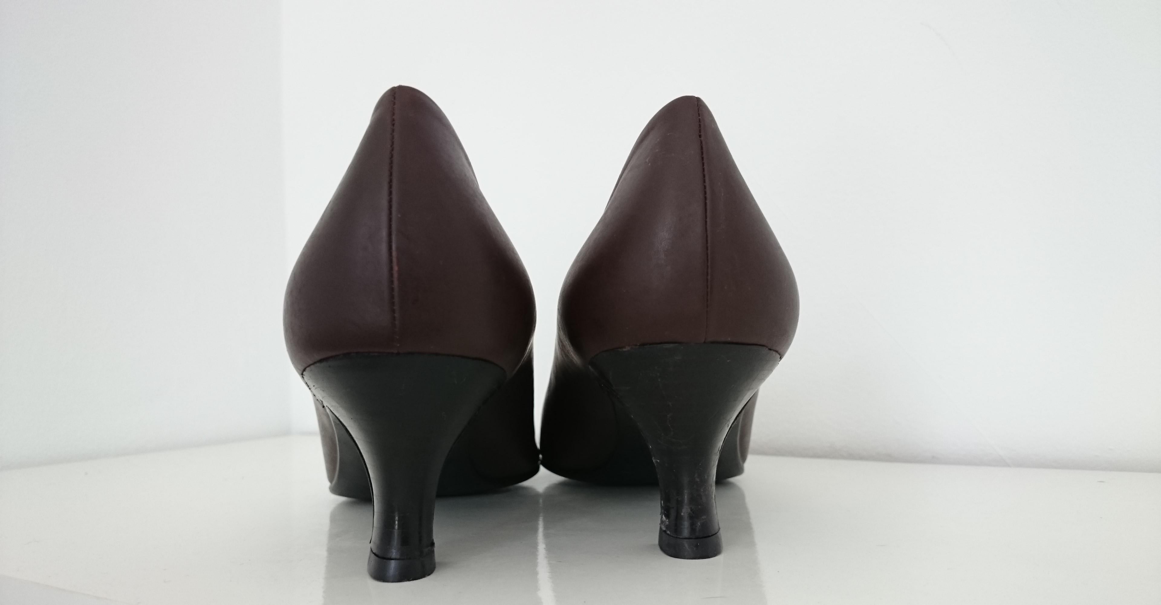 Prada Dark Bicolor Heels in Leather. Size 39 1/2 In Excellent Condition For Sale In Somo (Santander), ES
