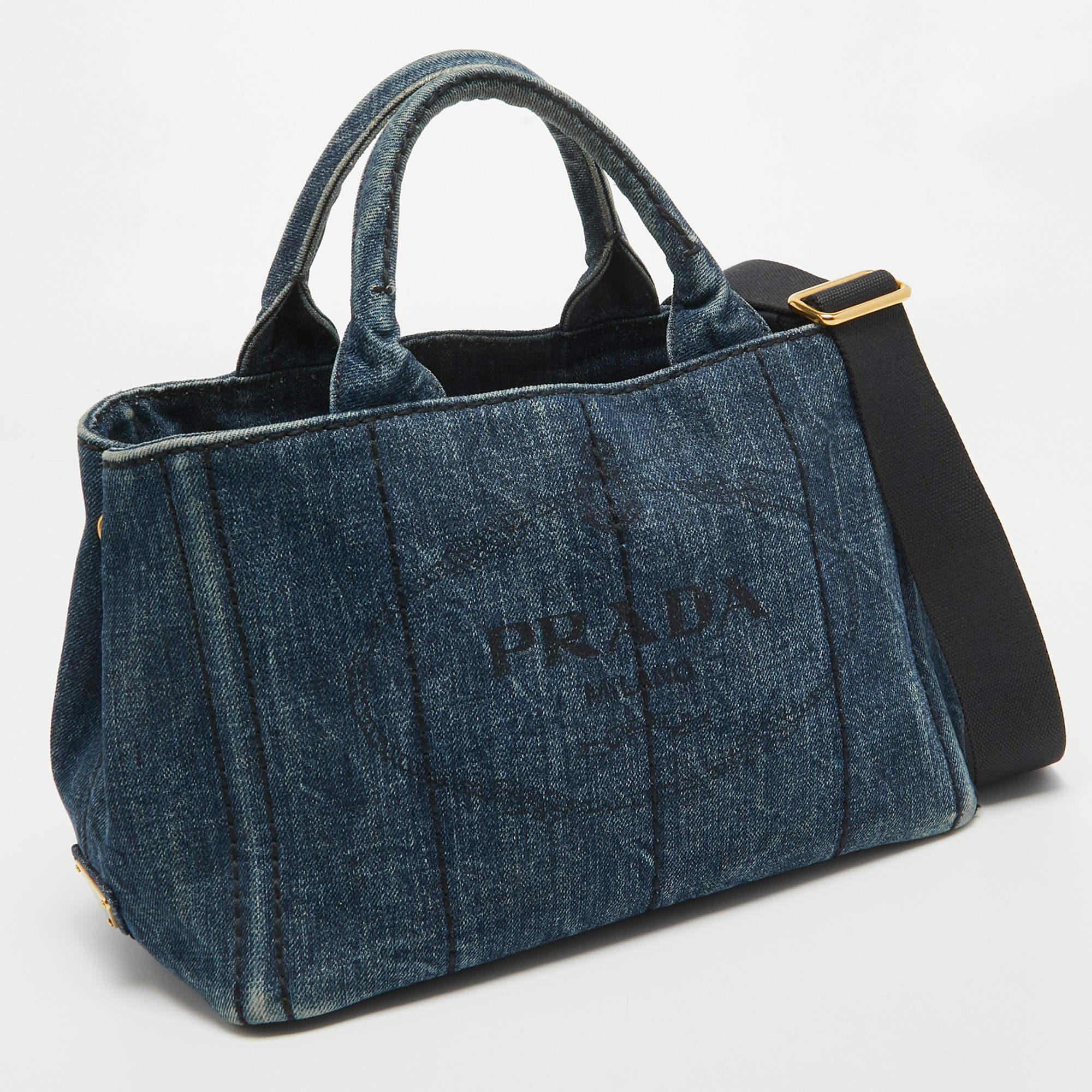This alluring tote bag for women has been designed to assist you on any day. Convenient to carry and fashionably designed, the tote is cut with skill and sewn into a great shape. It is well-equipped to be a reliable accessory.

Includes:  Detachable