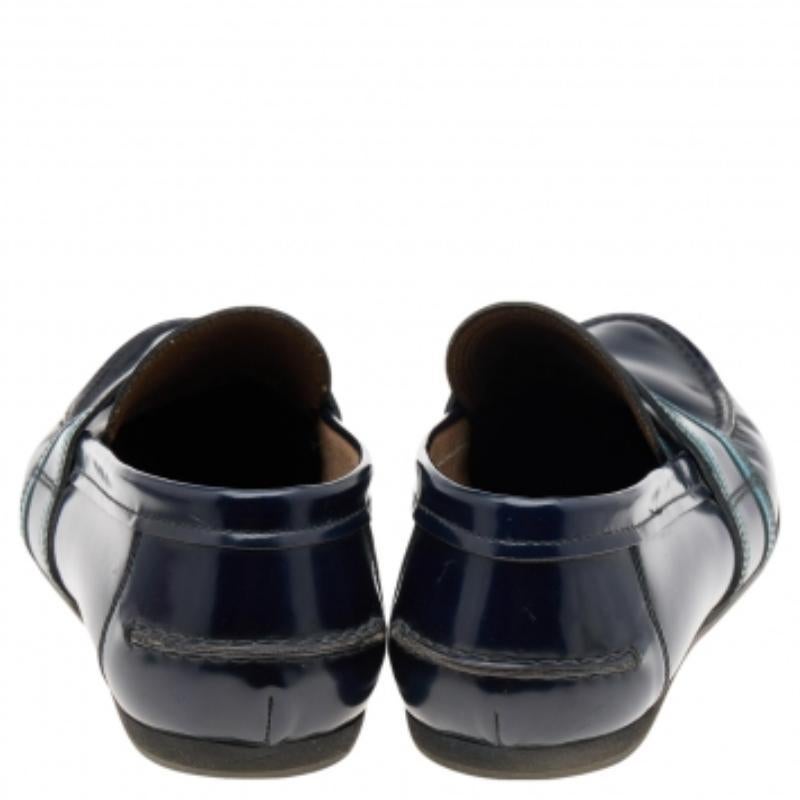 Prada Dark Blue Leather Penny Sip On Loafers Size 43.5 In Good Condition For Sale In Dubai, Al Qouz 2