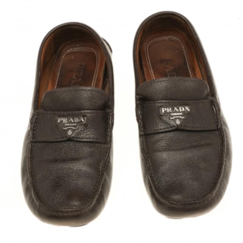 Noir Prada - Mocassins en cuir marron foncé Taille 41 en vente