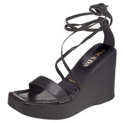 Prada Dunkelbraun Leder Keil Plattform Ankle Wrap Sandalen Größe 39