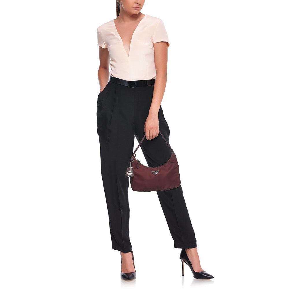 Prada Dark Burgundy Nylon Re-Edition 2000 Baguette Bag In Good Condition In Dubai, Al Qouz 2