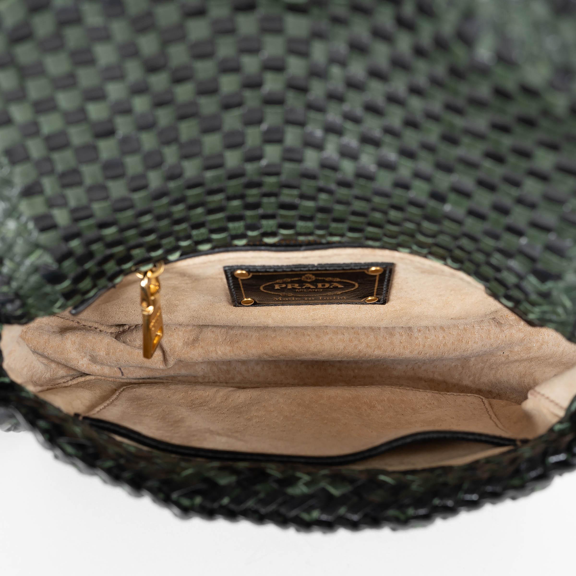 Donna PRADA Borsa a tracolla MADRAS WOVEN in pelle verde scuro e nera in vendita