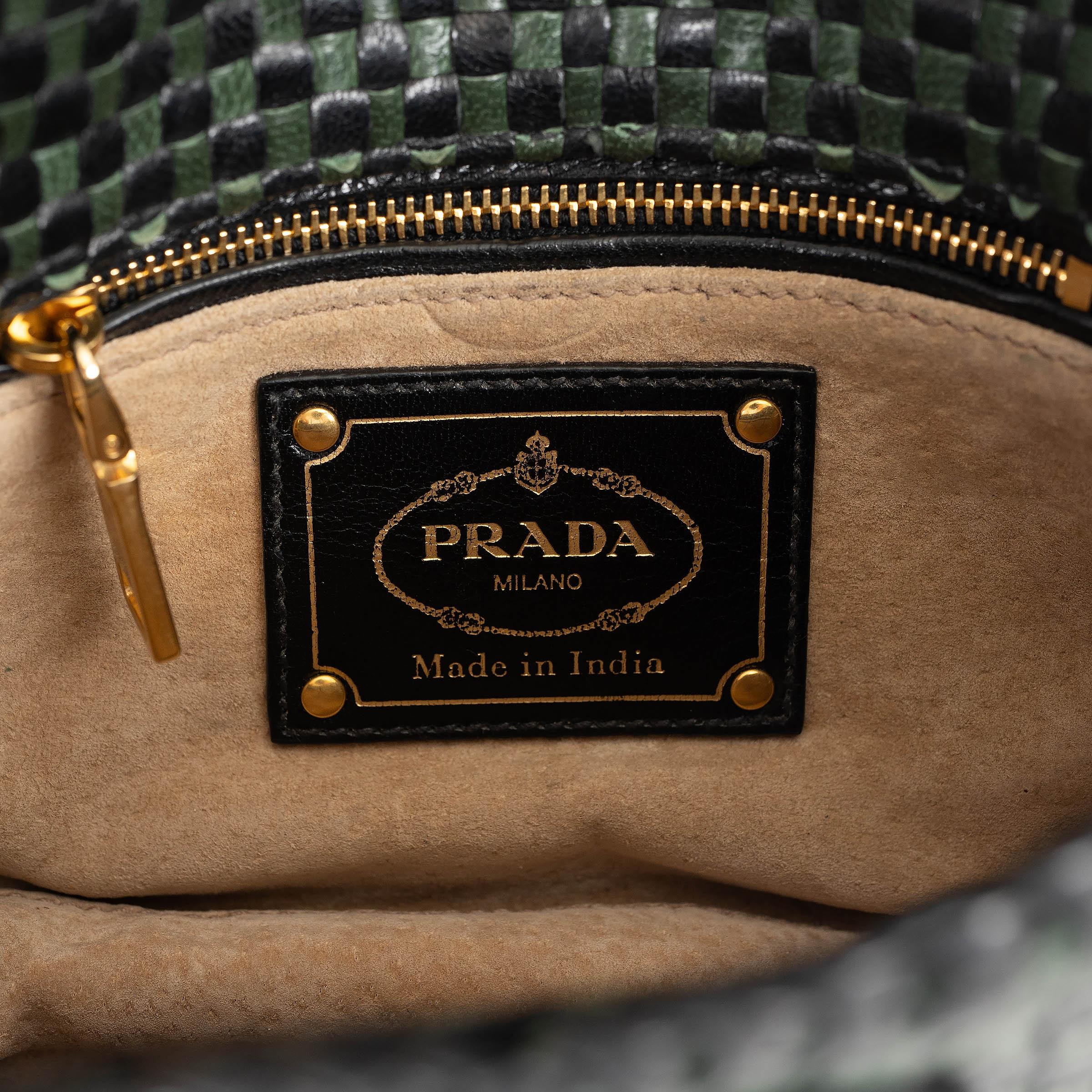 PRADA Borsa a tracolla MADRAS WOVEN in pelle verde scuro e nera in vendita 2