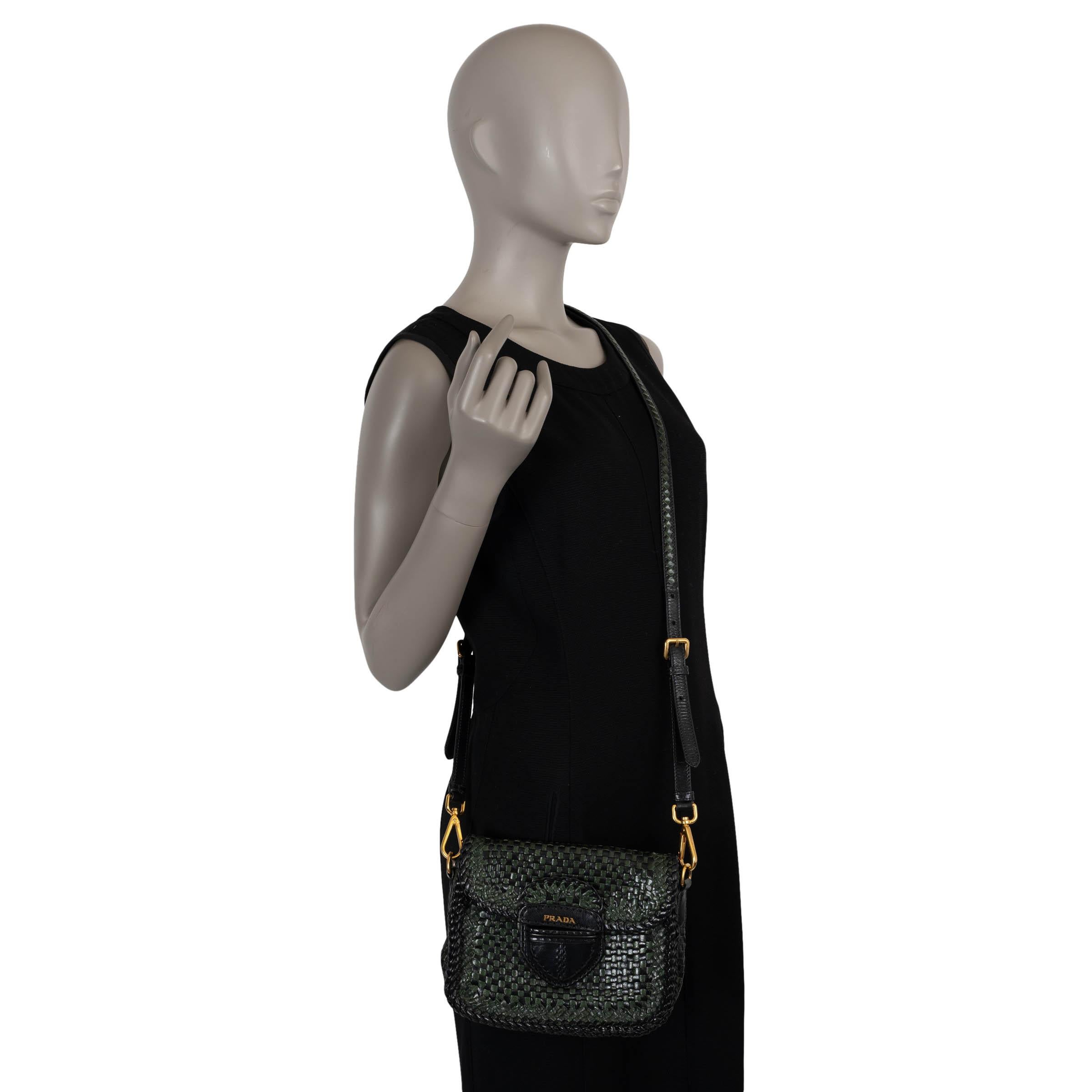 PRADA Borsa a tracolla MADRAS WOVEN in pelle verde scuro e nera in vendita 3