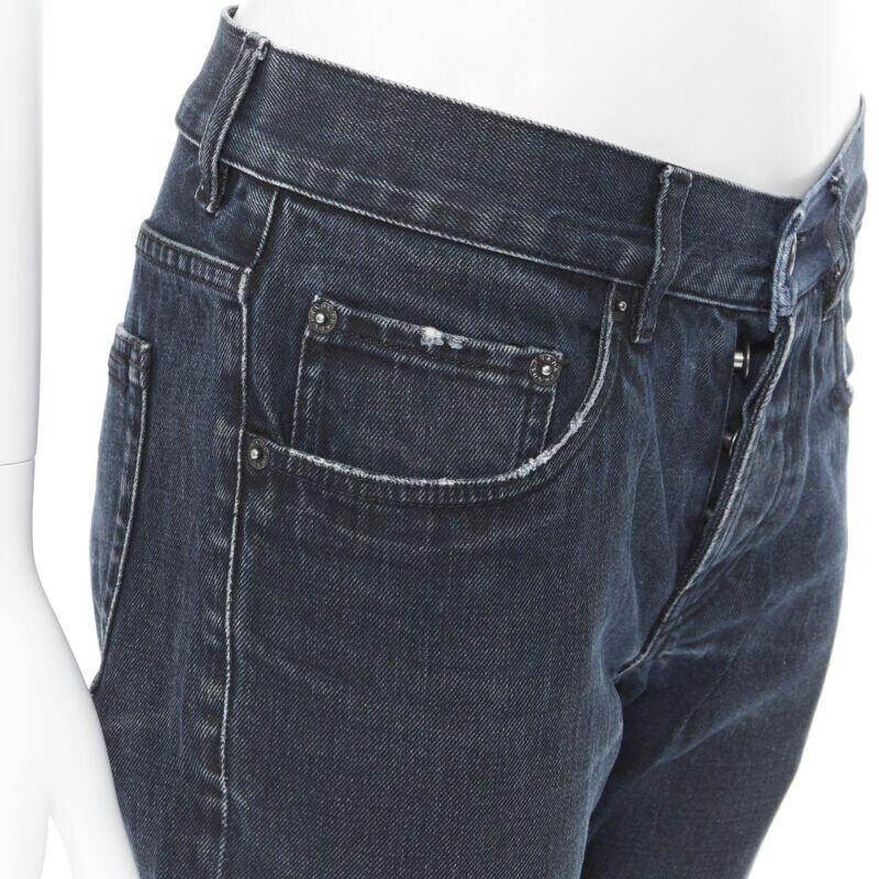 PRADA pantalon en denim lavé gris foncé à braguette boutonnée, coupe fuselée, jambe fine, jean 28