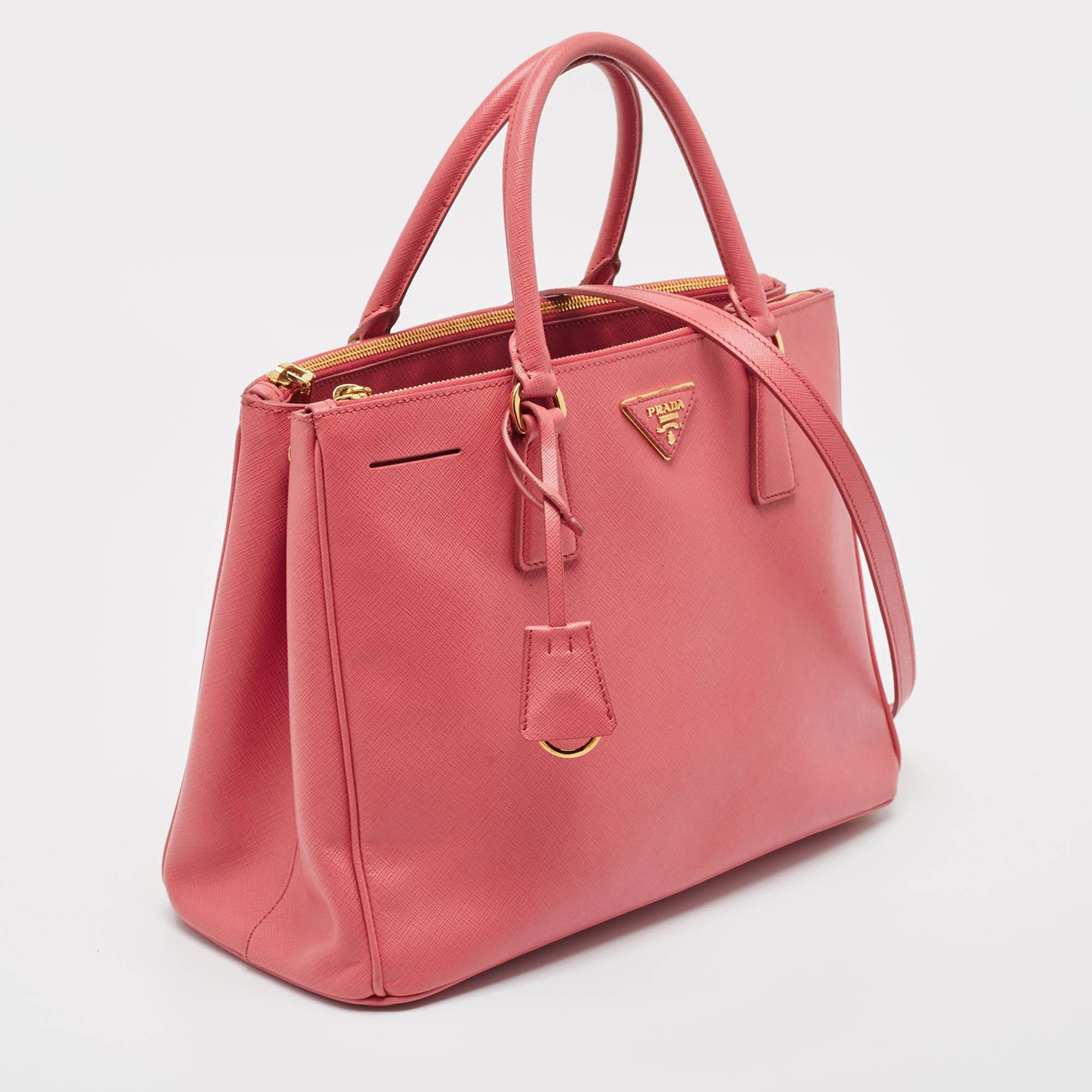Prada Dark Pink Saffiano Leather Medium Double Zip Tote In Good Condition In Dubai, Al Qouz 2