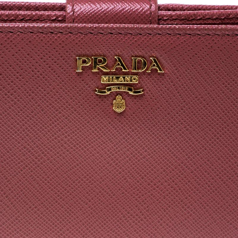 Prada Dark Pink Saffiano Metal Leather Zippy Wallet In Good Condition In Dubai, Al Qouz 2