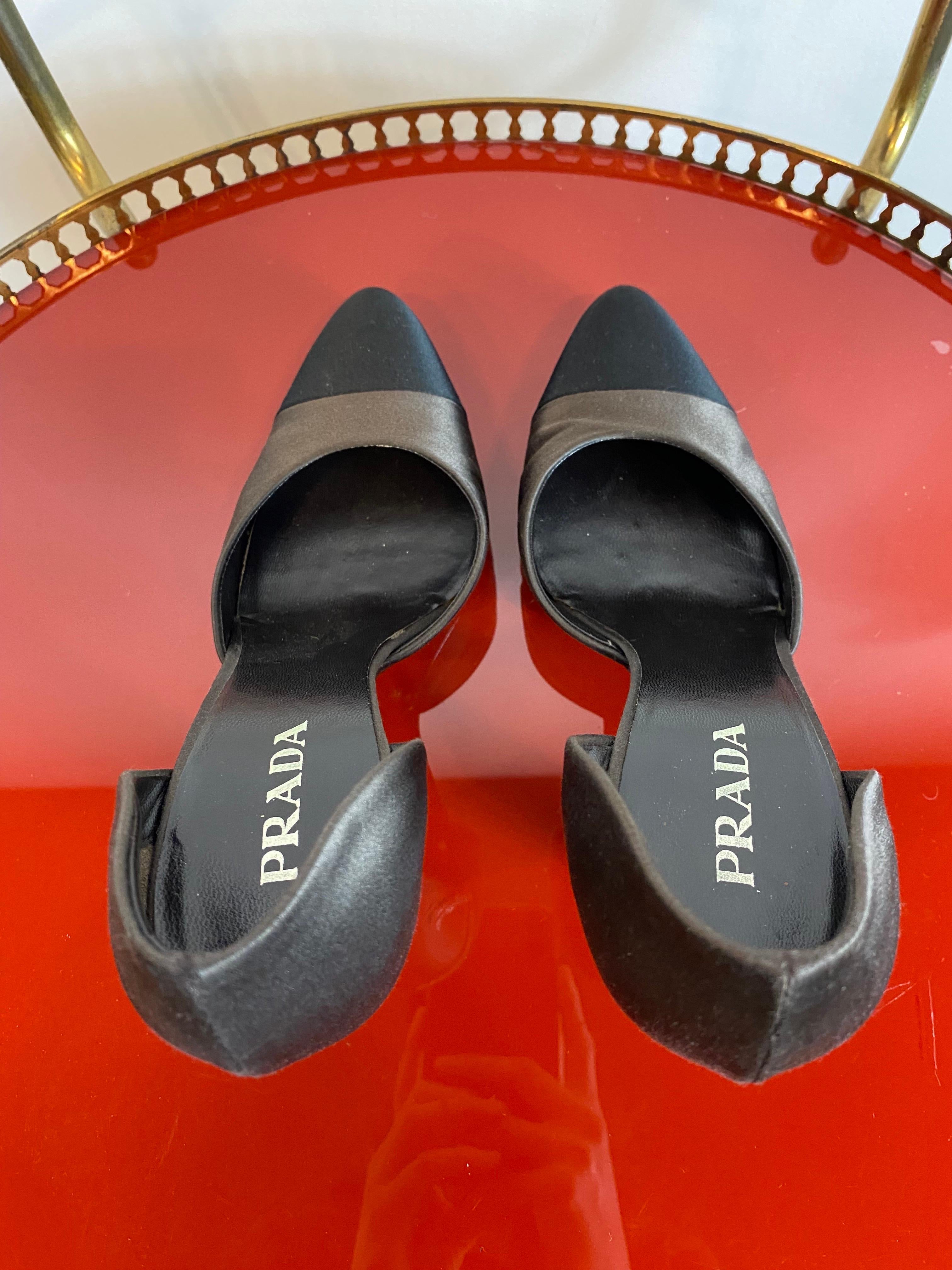 Escote Prada en Excelente estado para la venta en Carnate, IT