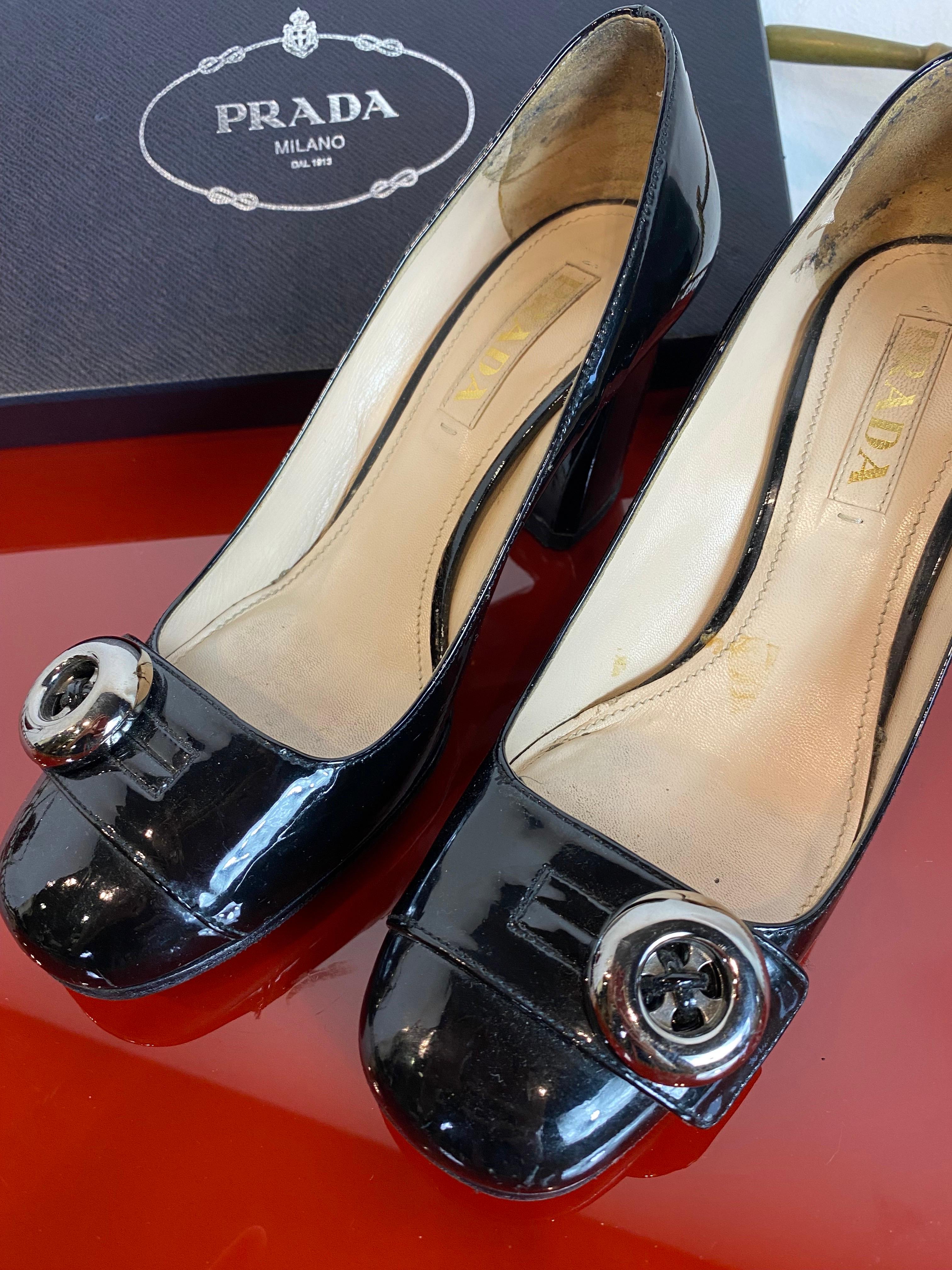 Women's or Men's Prada décolleté For Sale