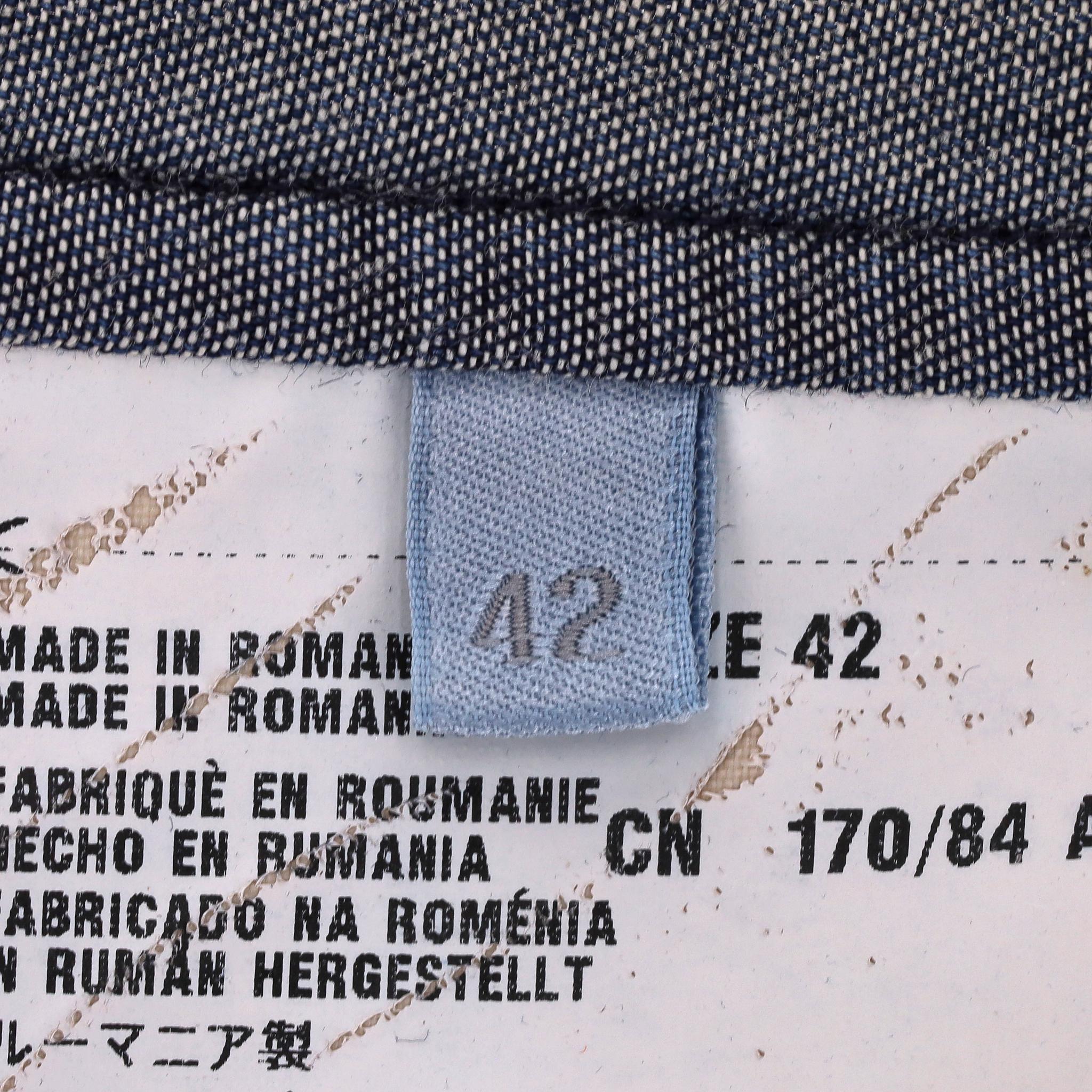 Prada - Top sans manches en denim avec lien au cou en vente 3