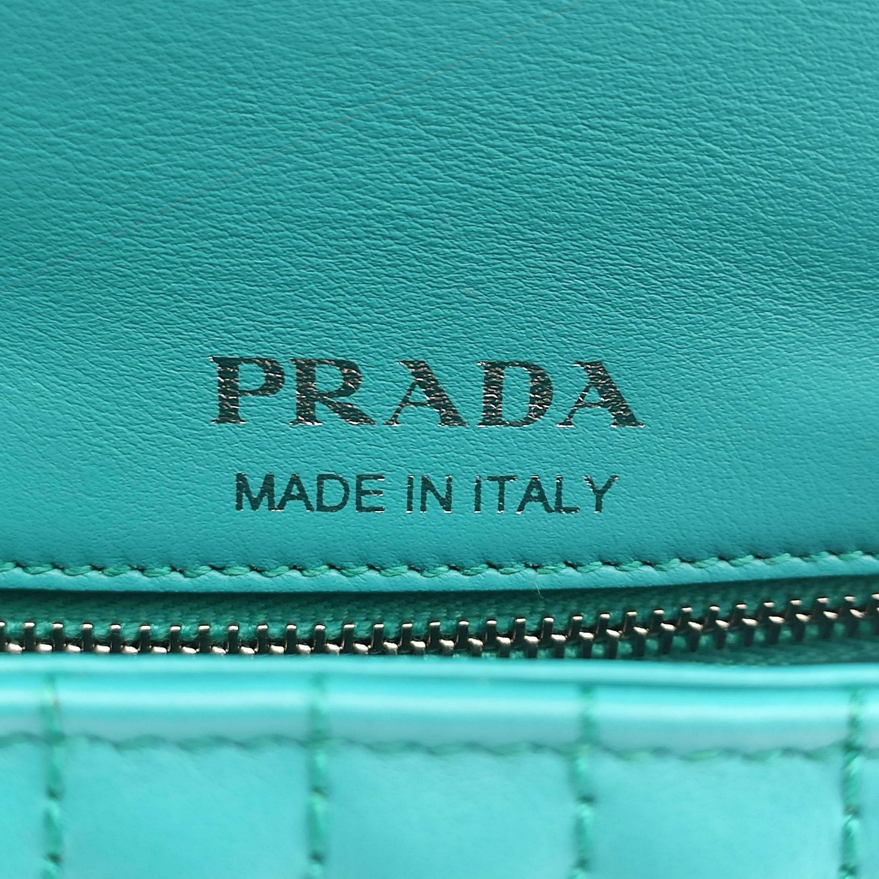 PRADA Diagramme Shoulder bag in Blue Leather In Excellent Condition In Clichy, FR