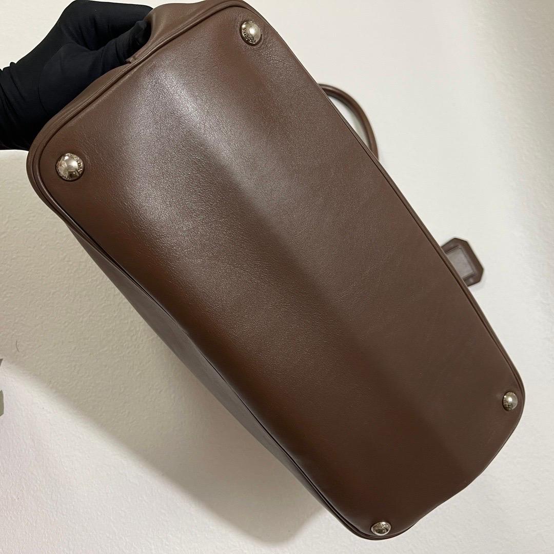 Prada Borsa doppia media in pelle saffiano marrone cioccolato scuro con tracolla in vendita 13