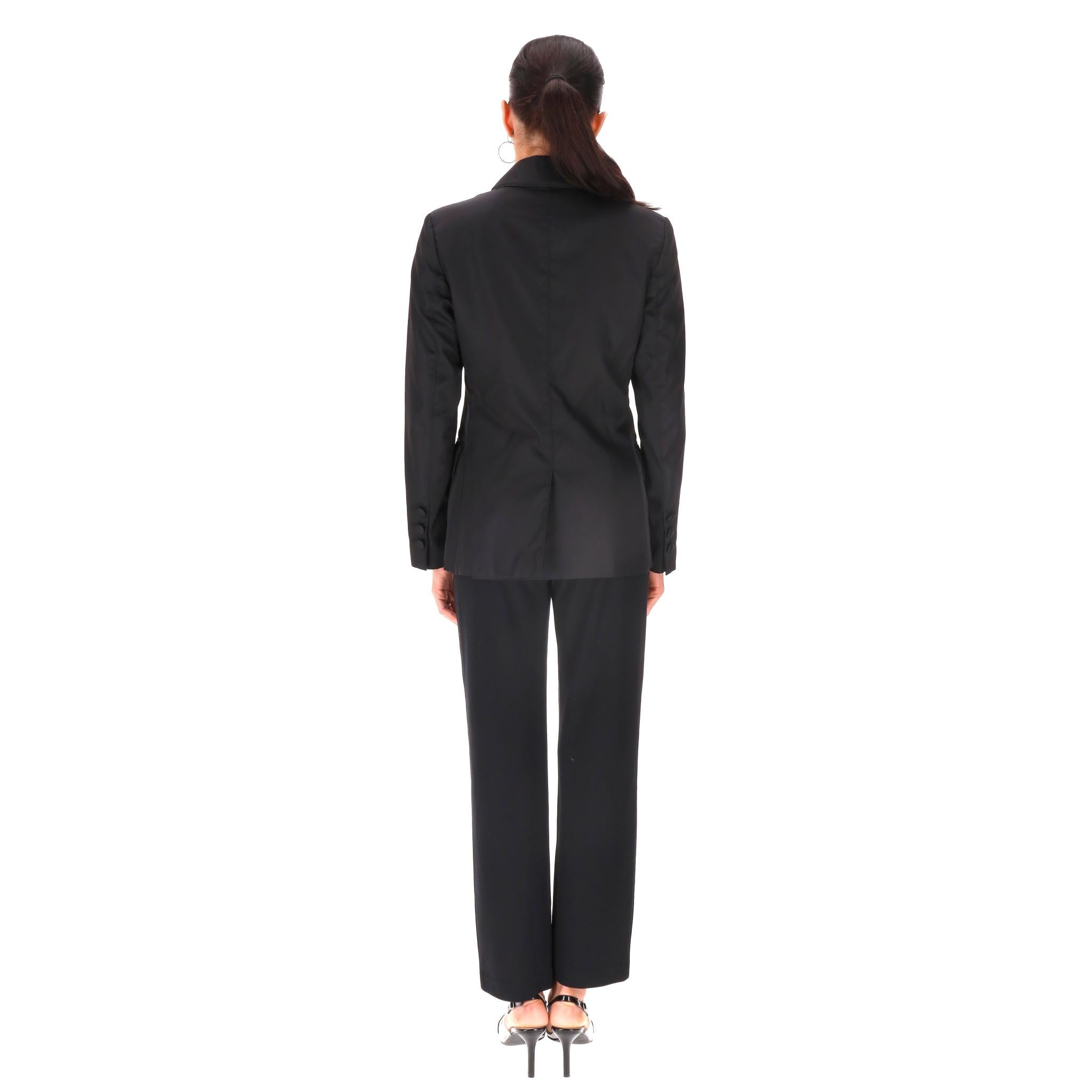 Blazer Prada de doble botonadura en Excelente estado para la venta en London, GB