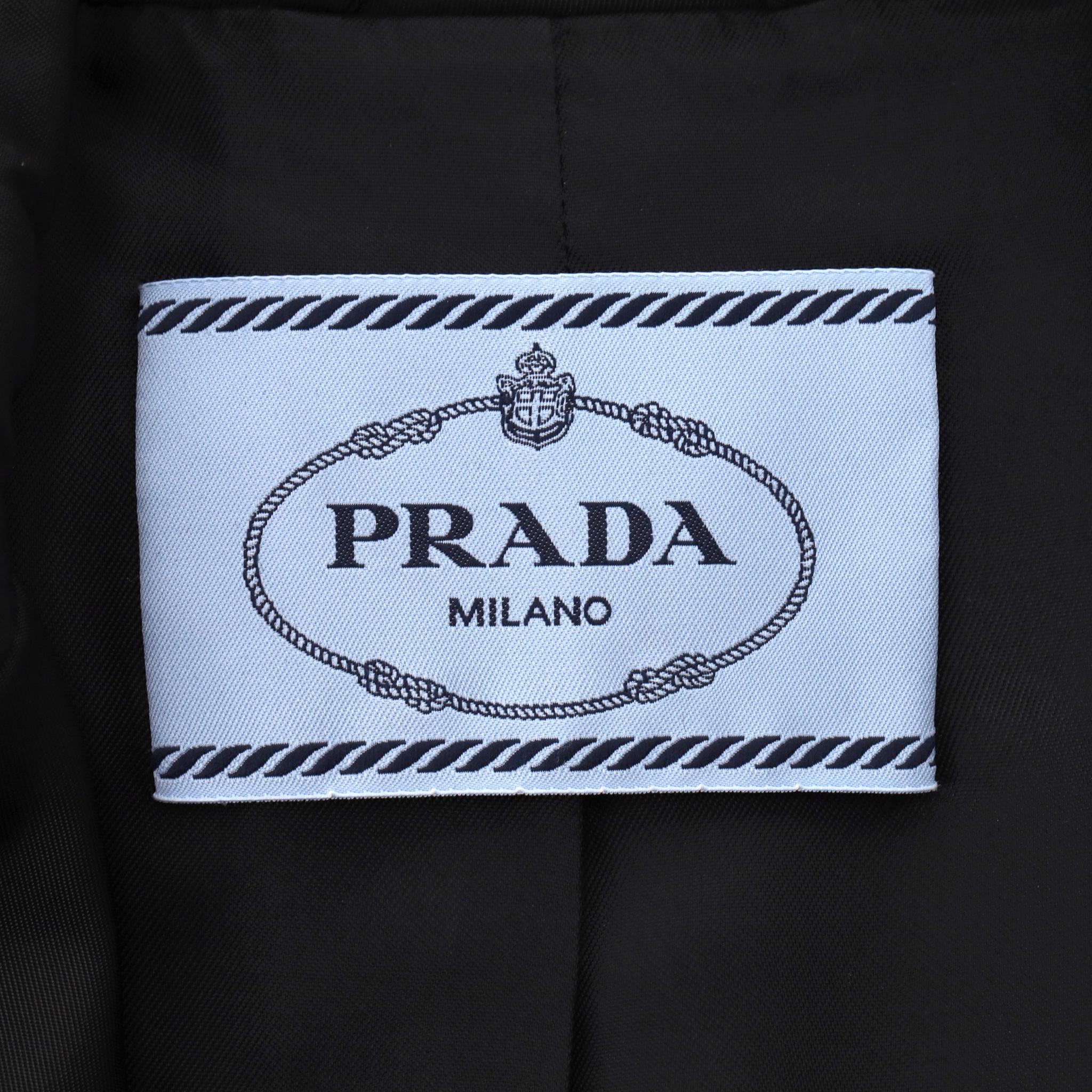 Blazer Prada de doble botonadura en venta 2