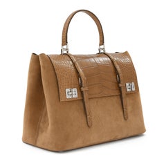 Borsa Prada con doppio patto e manico superiore
