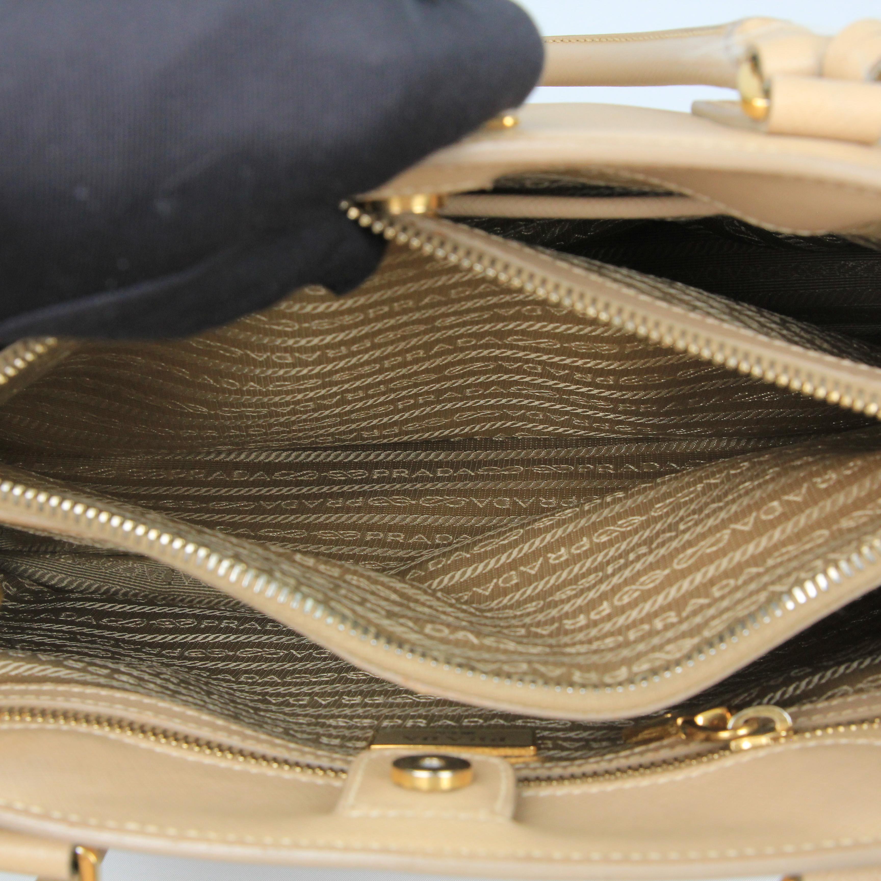 Prada Double leather handbag For Sale 7