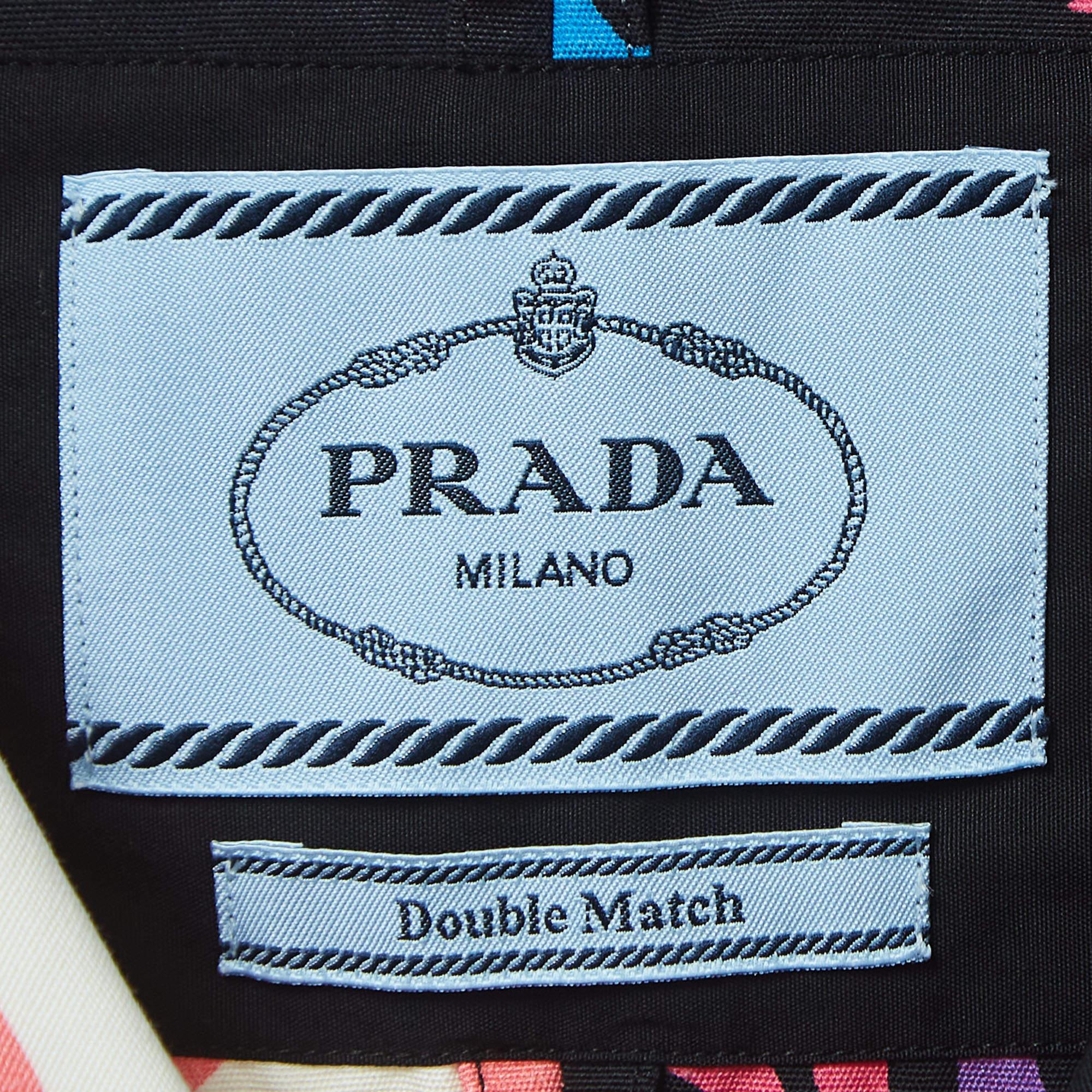 Prada - Chemise à manches courtes en coton imprimé multicolore double assortie en vente 2