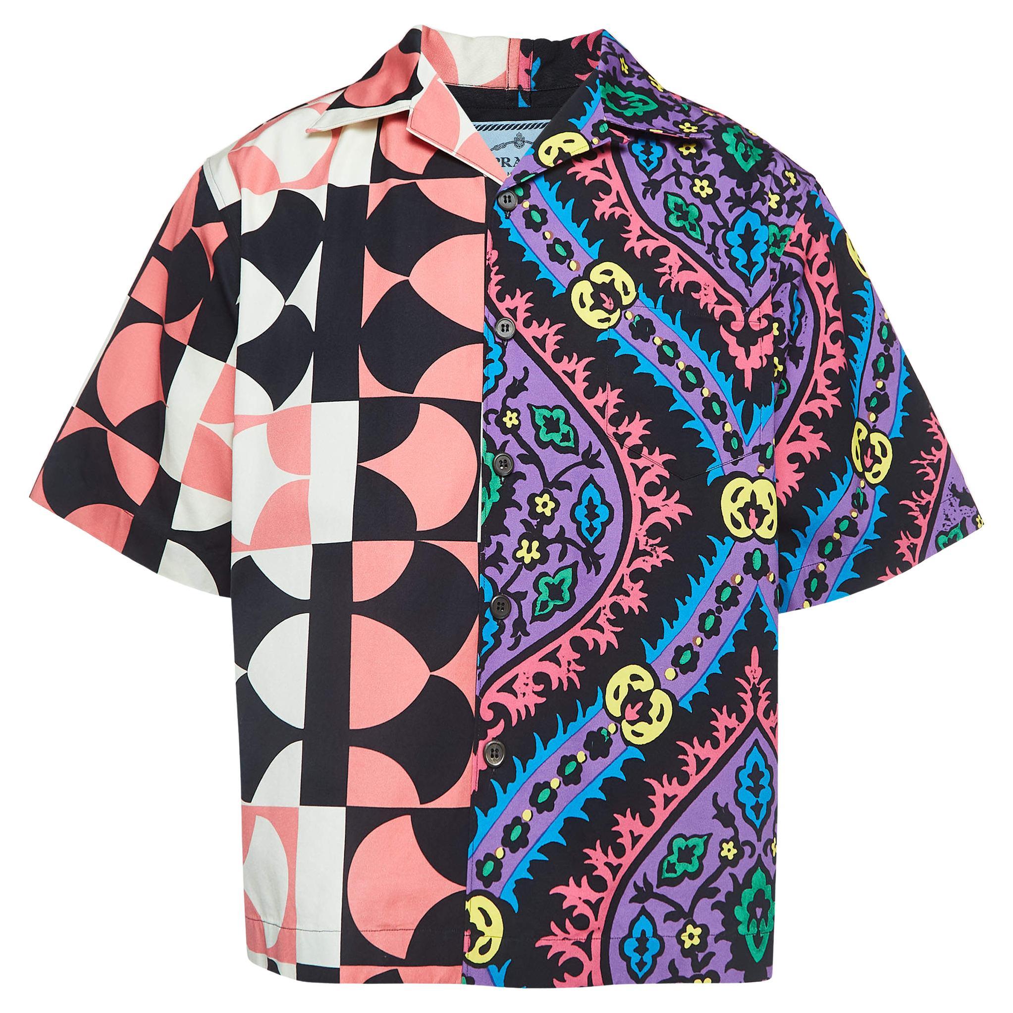 Prada - Chemise à manches courtes en coton imprimé multicolore double assortie en vente