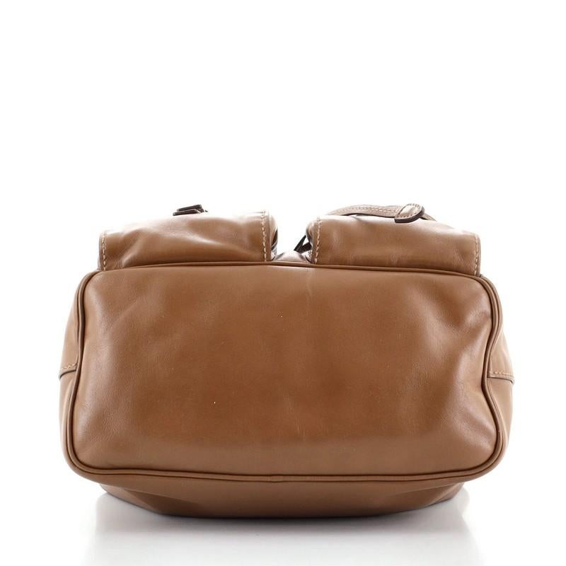 Prada Double Pocket Umhängetasche aus weichem Kalbsleder Klein im Zustand „Gut“ in NY, NY