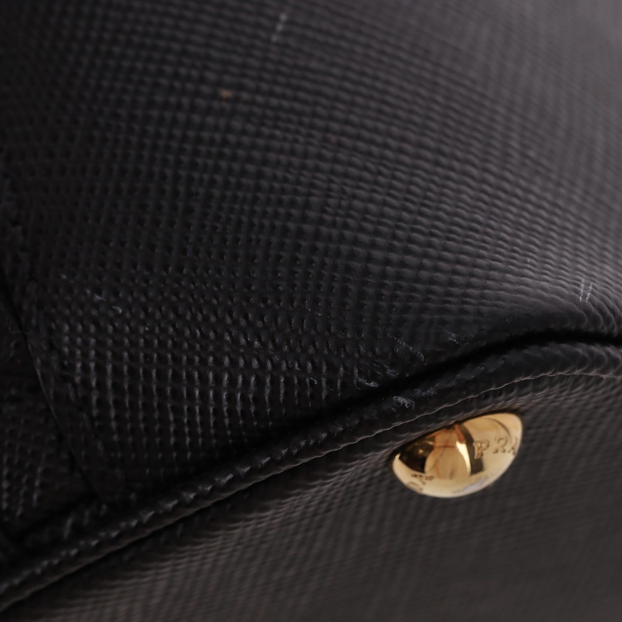 Prada Double Saffiano Leder-Umhängetasche im Angebot 6