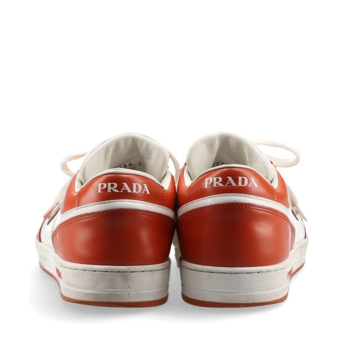 Prada Downtown Leather Sneaker Brown x White en vente 2