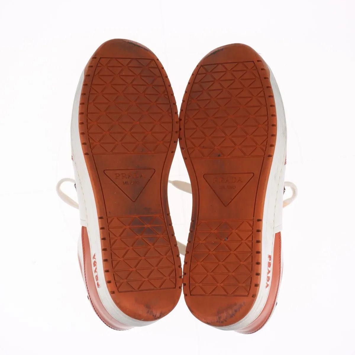 Prada Downtown Leather Sneaker Brown x White en vente 4