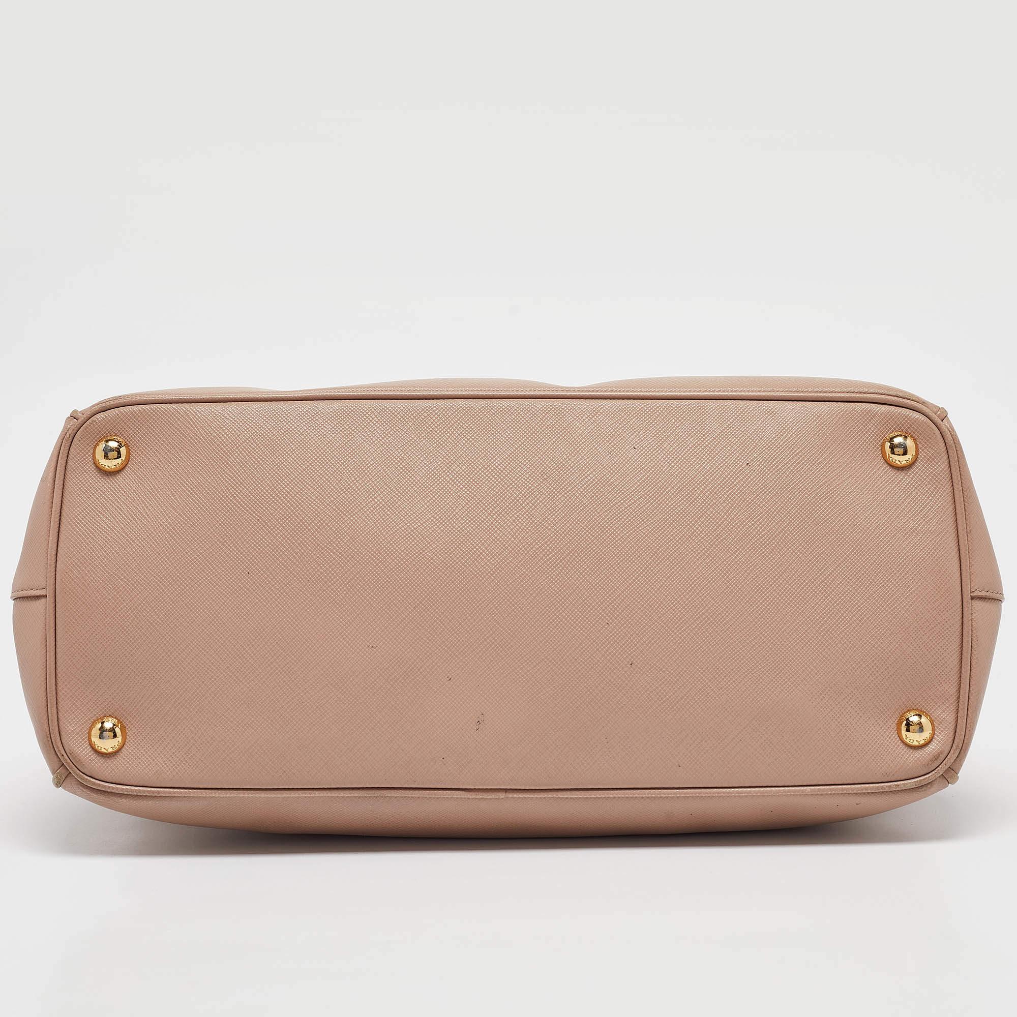 Tote media con doppia zip di Prada in pelle saffiano Lux rosa polvere 4